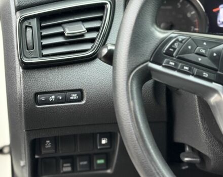 Белый Ниссан Rogue, объемом двигателя 2.5 л и пробегом 195 тыс. км за 13500 $, фото 5 на Automoto.ua