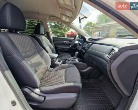 Белый Ниссан Rogue, объемом двигателя 2.5 л и пробегом 106 тыс. км за 15300 $, фото 28 на Automoto.ua