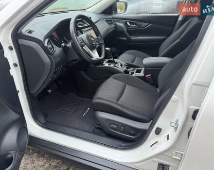 Белый Ниссан Rogue, объемом двигателя 2.49 л и пробегом 126 тыс. км за 15399 $, фото 1 на Automoto.ua