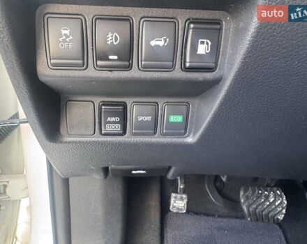 Белый Ниссан Rogue, объемом двигателя 2.49 л и пробегом 126 тыс. км за 15399 $, фото 12 на Automoto.ua