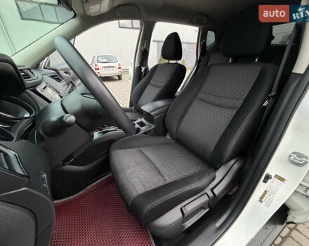 Белый Ниссан Rogue, объемом двигателя 2.5 л и пробегом 50 тыс. км за 16499 $, фото 36 на Automoto.ua