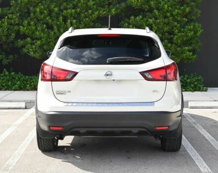 Белый Ниссан Rogue, объемом двигателя 2 л и пробегом 31 тыс. км за 9750 $, фото 5 на Automoto.ua