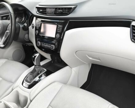 Белый Ниссан Rogue, объемом двигателя 2 л и пробегом 31 тыс. км за 9750 $, фото 7 на Automoto.ua