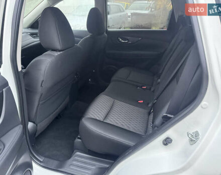 Белый Ниссан Rogue, объемом двигателя 2.49 л и пробегом 126 тыс. км за 15399 $, фото 4 на Automoto.ua