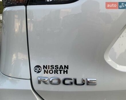 Білий Ніссан Rogue, об'ємом двигуна 2.49 л та пробігом 139 тис. км за 14800 $, фото 12 на Automoto.ua