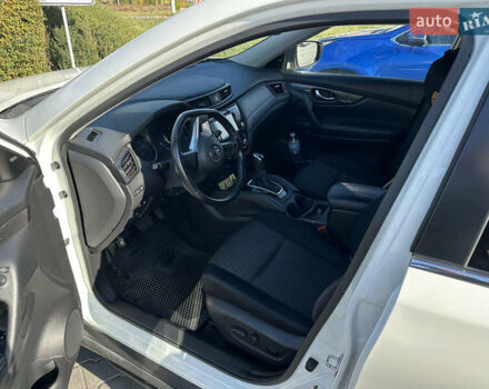 Белый Ниссан Rogue, объемом двигателя 2.49 л и пробегом 73 тыс. км за 18400 $, фото 8 на Automoto.ua