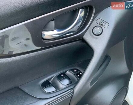 Белый Ниссан Rogue, объемом двигателя 2.5 л и пробегом 144 тыс. км за 14890 $, фото 24 на Automoto.ua