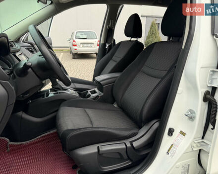 Белый Ниссан Rogue, объемом двигателя 2.5 л и пробегом 50 тыс. км за 16499 $, фото 35 на Automoto.ua