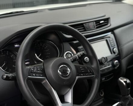 Белый Ниссан Rogue, объемом двигателя 2.5 л и пробегом 195 тыс. км за 13500 $, фото 3 на Automoto.ua