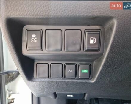 Белый Ниссан Rogue, объемом двигателя 2.5 л и пробегом 106 тыс. км за 15300 $, фото 19 на Automoto.ua