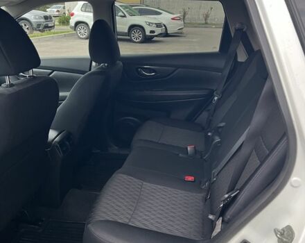 Белый Ниссан Rogue, объемом двигателя 2.5 л и пробегом 195 тыс. км за 13500 $, фото 7 на Automoto.ua