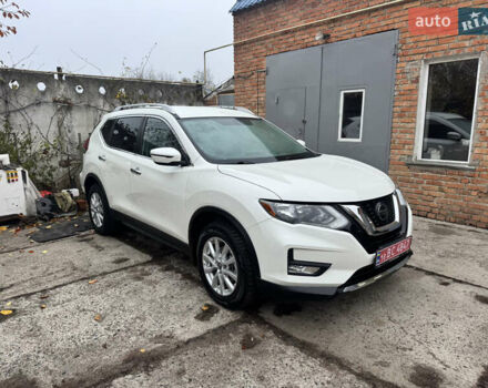 Белый Ниссан Rogue, объемом двигателя 2.49 л и пробегом 126 тыс. км за 15399 $, фото 2 на Automoto.ua