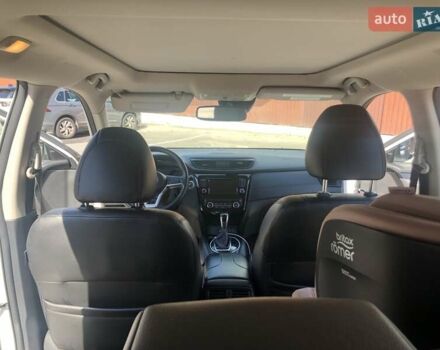 Білий Ніссан Rogue, об'ємом двигуна 2.49 л та пробігом 108 тис. км за 19100 $, фото 9 на Automoto.ua