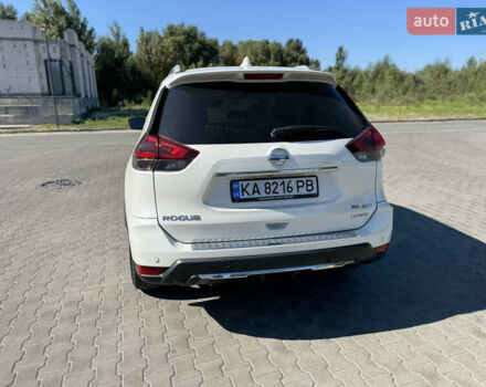 Білий Ніссан Rogue, об'ємом двигуна 2 л та пробігом 75 тис. км за 16700 $, фото 10 на Automoto.ua