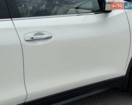 Белый Ниссан Rogue, объемом двигателя 2.49 л и пробегом 132 тыс. км за 16700 $, фото 10 на Automoto.ua