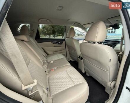 Білий Ніссан Rogue, об'ємом двигуна 2.5 л та пробігом 76 тис. км за 15000 $, фото 12 на Automoto.ua