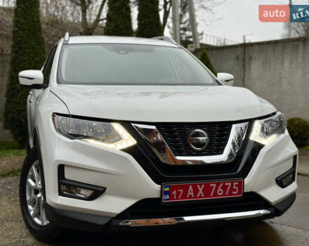 Белый Ниссан Rogue, объемом двигателя 2.5 л и пробегом 138 тыс. км за 13900 $, фото 2 на Automoto.ua