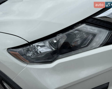 Белый Ниссан Rogue, объемом двигателя 2.49 л и пробегом 132 тыс. км за 16700 $, фото 16 на Automoto.ua