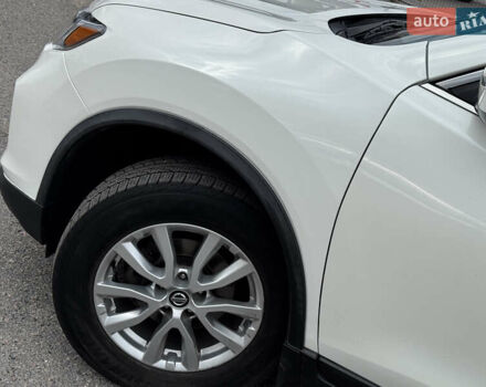 Белый Ниссан Rogue, объемом двигателя 2.49 л и пробегом 132 тыс. км за 16700 $, фото 3 на Automoto.ua