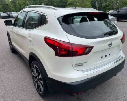 Білий Ніссан Rogue, об'ємом двигуна 2 л та пробігом 31 тис. км за 8000 $, фото 4 на Automoto.ua