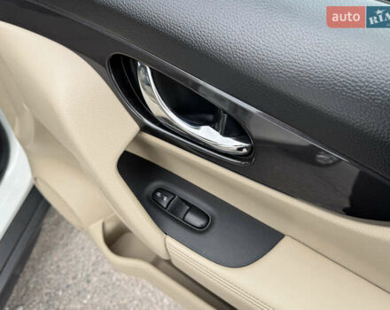 Белый Ниссан Rogue, объемом двигателя 2.49 л и пробегом 132 тыс. км за 16700 $, фото 56 на Automoto.ua