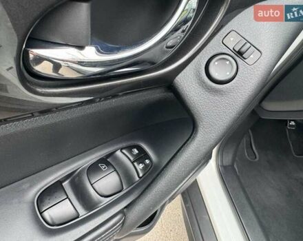 Білий Ніссан Rogue, об'ємом двигуна 2.49 л та пробігом 104 тис. км за 16500 $, фото 9 на Automoto.ua