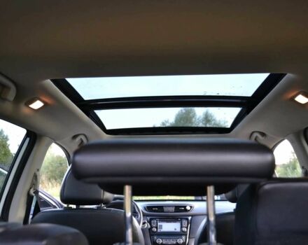 Білий Ніссан Rogue, об'ємом двигуна 2.5 л та пробігом 76 тис. км за 11000 $, фото 12 на Automoto.ua