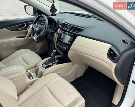 Белый Ниссан Rogue, объемом двигателя 2.49 л и пробегом 132 тыс. км за 16700 $, фото 51 на Automoto.ua