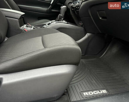 Белый Ниссан Rogue, объемом двигателя 2.5 л и пробегом 138 тыс. км за 13900 $, фото 52 на Automoto.ua