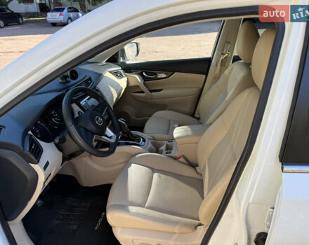 Белый Ниссан Rogue, объемом двигателя 2.49 л и пробегом 83 тыс. км за 16600 $, фото 7 на Automoto.ua