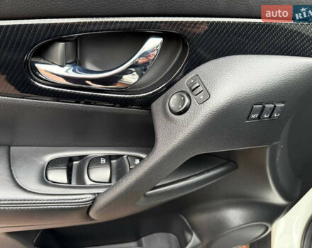 Белый Ниссан Rogue, объемом двигателя 2.49 л и пробегом 117 тыс. км за 17800 $, фото 13 на Automoto.ua