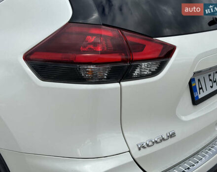 Белый Ниссан Rogue, объемом двигателя 2.49 л и пробегом 132 тыс. км за 16700 $, фото 19 на Automoto.ua