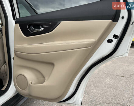 Белый Ниссан Rogue, объемом двигателя 2.49 л и пробегом 132 тыс. км за 16700 $, фото 49 на Automoto.ua