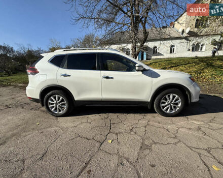 Белый Ниссан Rogue, объемом двигателя 2.49 л и пробегом 83 тыс. км за 16600 $, фото 3 на Automoto.ua