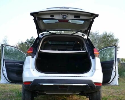 Білий Ніссан Rogue, об'ємом двигуна 2.5 л та пробігом 84 тис. км за 11000 $, фото 1 на Automoto.ua