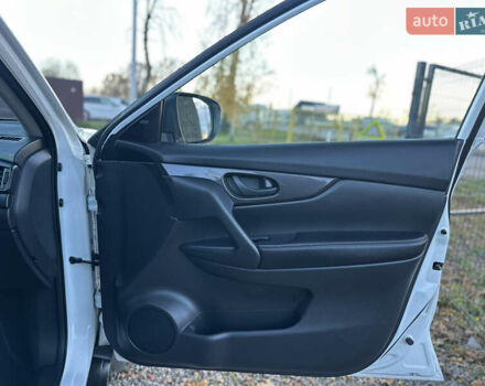 Білий Ніссан Rogue, об'ємом двигуна 2.49 л та пробігом 90 тис. км за 14200 $, фото 43 на Automoto.ua