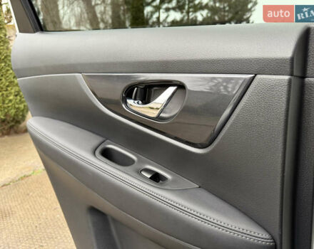 Белый Ниссан Rogue, объемом двигателя 2.5 л и пробегом 138 тыс. км за 13900 $, фото 48 на Automoto.ua