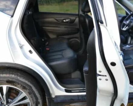 Білий Ніссан Rogue, об'ємом двигуна 2.5 л та пробігом 84 тис. км за 11000 $, фото 6 на Automoto.ua