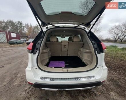 Белый Ниссан Rogue, объемом двигателя 2.49 л и пробегом 85 тыс. км за 15850 $, фото 4 на Automoto.ua