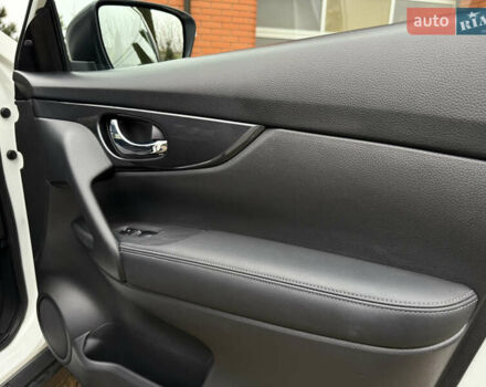 Белый Ниссан Rogue, объемом двигателя 2.5 л и пробегом 138 тыс. км за 13900 $, фото 51 на Automoto.ua