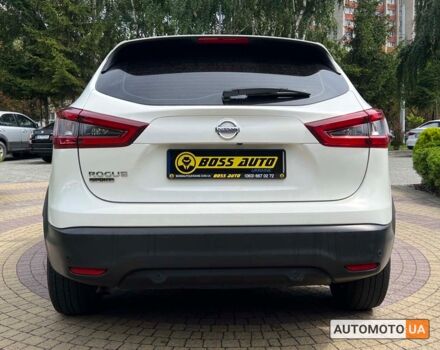 Белый Ниссан Rogue, объемом двигателя 2 л и пробегом 63 тыс. км за 17200 $, фото 5 на Automoto.ua