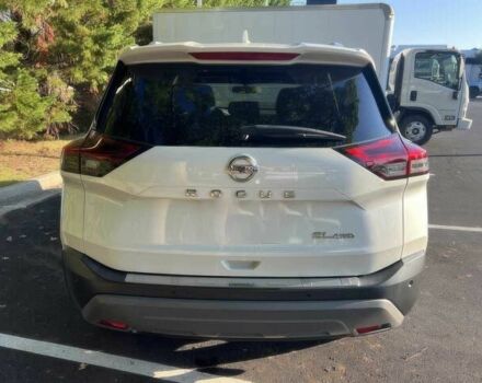 Белый Ниссан Rogue, объемом двигателя 2.5 л и пробегом 27 тыс. км за 6000 $, фото 3 на Automoto.ua