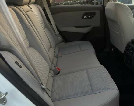 Белый Ниссан Rogue, объемом двигателя 2.5 л и пробегом 70 тыс. км за 22999 $, фото 3 на Automoto.ua