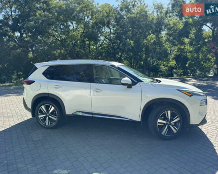 Белый Ниссан Rogue, объемом двигателя 2.49 л и пробегом 80 тыс. км за 25500 $, фото 2 на Automoto.ua