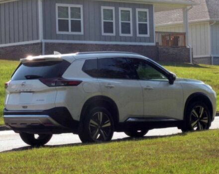 Білий Ніссан Rogue, об'ємом двигуна 2.5 л та пробігом 10 тис. км за 6400 $, фото 3 на Automoto.ua