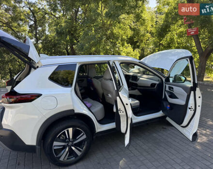 Белый Ниссан Rogue, объемом двигателя 2.49 л и пробегом 80 тыс. км за 25500 $, фото 12 на Automoto.ua