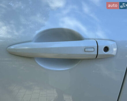 Белый Ниссан Rogue, объемом двигателя 2.49 л и пробегом 80 тыс. км за 25500 $, фото 15 на Automoto.ua