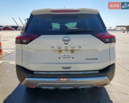 Белый Ниссан Rogue, объемом двигателя 2.49 л и пробегом 171 тыс. км за 6600 $, фото 5 на Automoto.ua