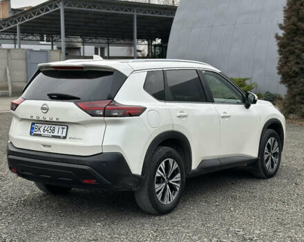 Белый Ниссан Rogue, объемом двигателя 1.5 л и пробегом 56 тыс. км за 23500 $, фото 3 на Automoto.ua