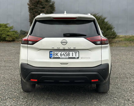 Белый Ниссан Rogue, объемом двигателя 1.5 л и пробегом 56 тыс. км за 23500 $, фото 4 на Automoto.ua